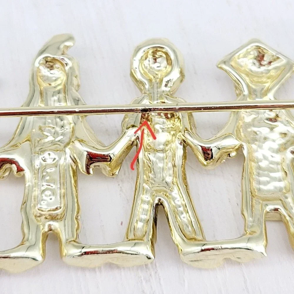 AJC American Jewelry Co. Children Of The World Brooch Satin & Polished Gold Tone